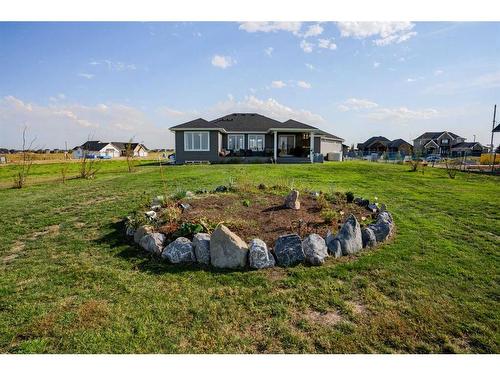 8 Kautz Close, Lyalta, AB - Outdoor