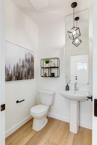 1206-525 River Heights Drive, Cochrane, AB - Indoor Photo Showing Bathroom