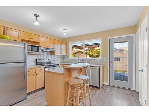 246 Cramond Circle Se, Calgary, AB - Indoor Photo Showing Kitchen With Stainless Steel Kitchen