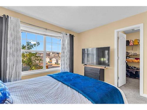 246 Cramond Circle Se, Calgary, AB - Indoor Photo Showing Bedroom