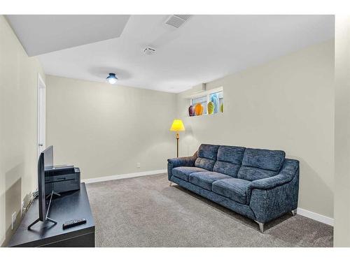 246 Cramond Circle Se, Calgary, AB - Indoor Photo Showing Other Room