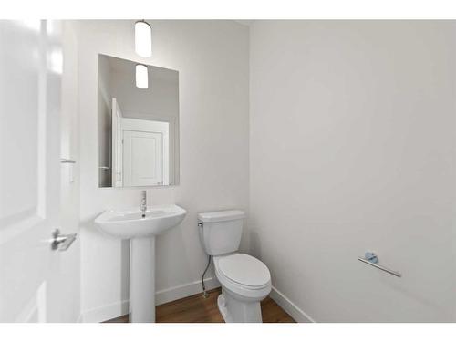 722 Bayview Hill Sw, Airdrie, AB - Indoor Photo Showing Bathroom