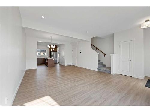 722 Bayview Hill Sw, Airdrie, AB - Indoor Photo Showing Living Room