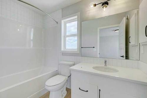 255 Vista Road, Crossfield, AB - Indoor Photo Showing Bathroom