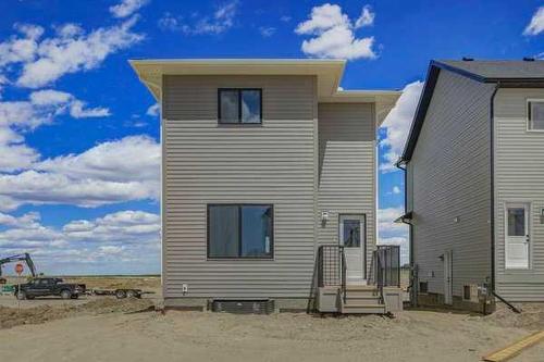 255 Vista Road, Crossfield, AB - Outdoor