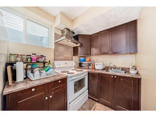 332 Taralake Terrace Ne, Calgary, AB - Indoor Photo Showing Kitchen