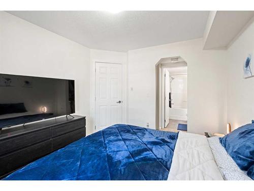 4115-99 Copperstone Park Se, Calgary, AB - Indoor Photo Showing Bedroom