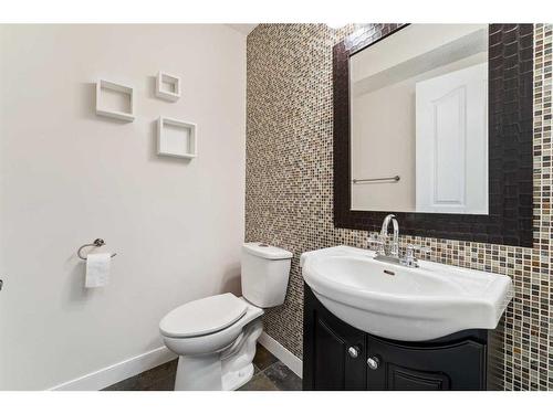 164 Schooner Close Nw, Calgary, AB - Indoor Photo Showing Bathroom