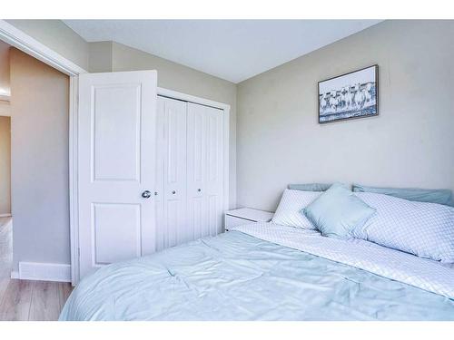 1406-125 Panatella Way Nw, Calgary, AB - Indoor Photo Showing Bathroom