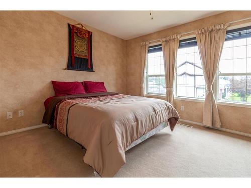 85 Taravista Way Ne, Calgary, AB - Indoor Photo Showing Bedroom