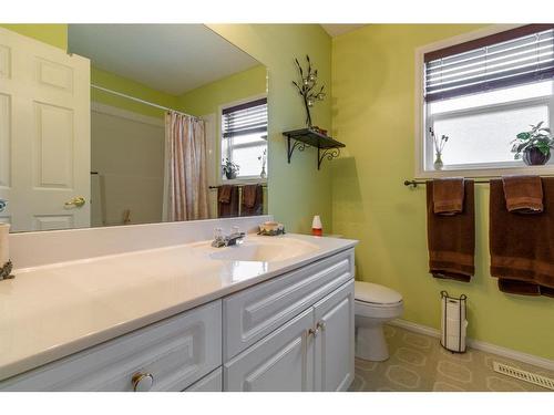 85 Taravista Way Ne, Calgary, AB - Indoor Photo Showing Bathroom