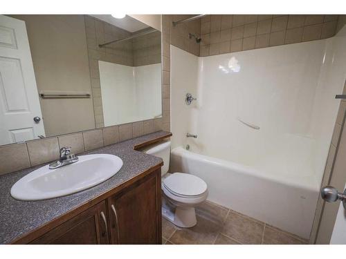 60 Pantego Heights Nw, Calgary, AB - Indoor Photo Showing Bathroom