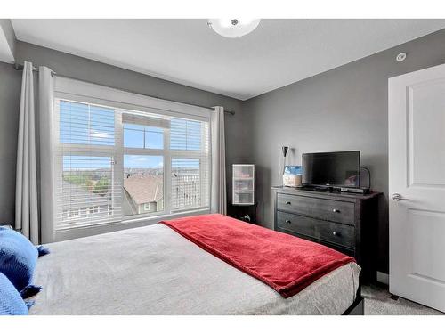 1403-11 Mahogany Row Se, Calgary, AB - Indoor Photo Showing Bedroom