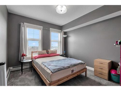 1403-11 Mahogany Row Se, Calgary, AB - Indoor Photo Showing Bedroom