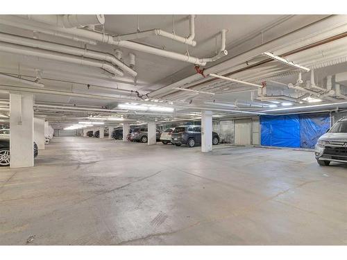 1403-11 Mahogany Row Se, Calgary, AB - Indoor Photo Showing Garage