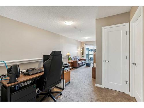 64 Yorkville Avenue Sw, Calgary, AB - Indoor Photo Showing Office