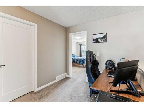 64 Yorkville Avenue Sw, Calgary, AB - Indoor Photo Showing Office