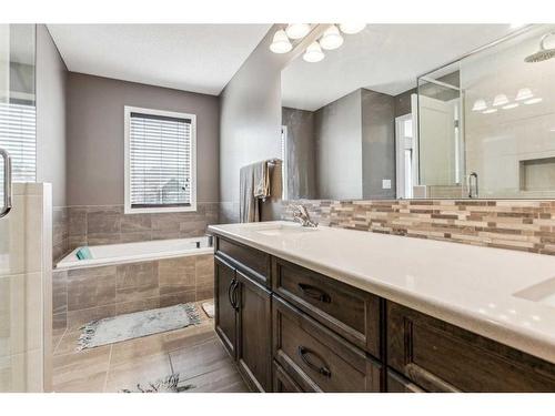 64 Yorkville Avenue Sw, Calgary, AB - Indoor Photo Showing Bathroom