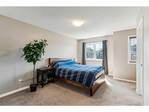 64 Yorkville Avenue Sw, Calgary, AB - Indoor Photo Showing Bedroom