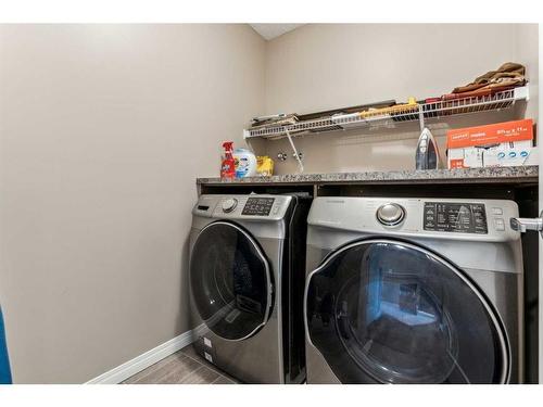 64 Yorkville Avenue Sw, Calgary, AB - Indoor Photo Showing Laundry Room