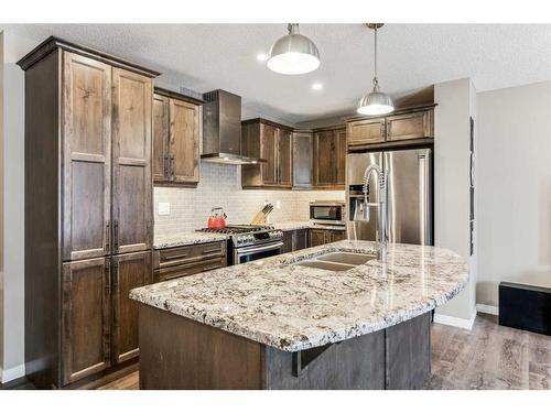 64 Yorkville Avenue Sw, Calgary, AB - Indoor Photo Showing Kitchen With Stainless Steel Kitchen With Double Sink With Upgraded Kitchen