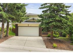 112 Silver Springs Green NW Calgary, AB T3B 3Y9