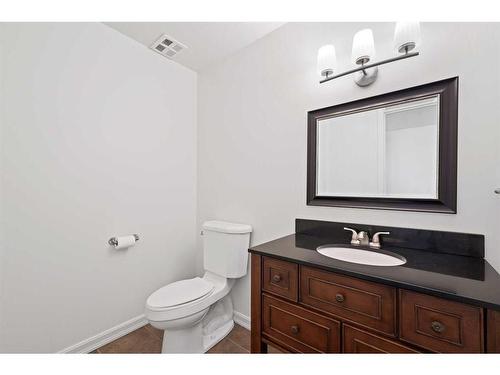 112 Silver Springs Green Nw, Calgary, AB - Indoor Photo Showing Bathroom