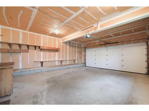 112 Silver Springs Green Nw, Calgary, AB - Indoor Photo Showing Garage