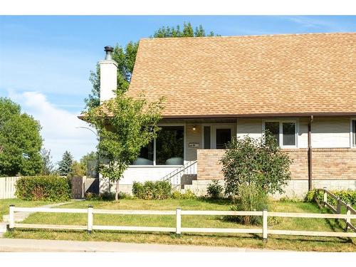 235 Avonburn Road Se, Calgary, AB - Outdoor