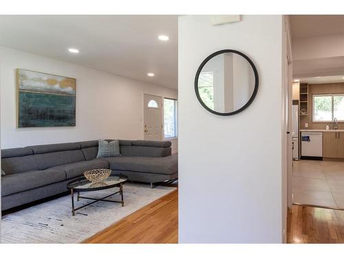 235 Avonburn Road Se, Calgary, AB - Indoor Photo Showing Living Room