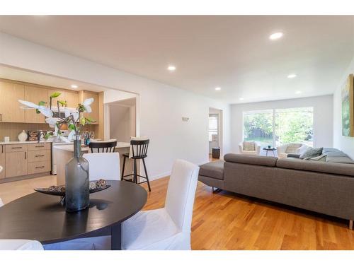 235 Avonburn Road Se, Calgary, AB - Indoor Photo Showing Living Room