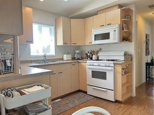 3084-35468 Range Road 30, Rural Red Deer County, AB - Indoor Photo Showing Kitchen