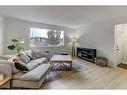 509 & 511 34 Avenue Ne, Calgary, AB  - Indoor Photo Showing Living Room 