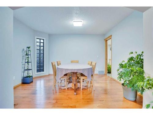 42 Mt Douglas Close Se, Calgary, AB - Indoor Photo Showing Dining Room