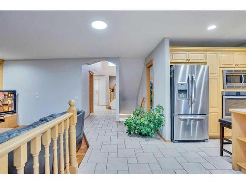 42 Mt Douglas Close Se, Calgary, AB - Indoor Photo Showing Kitchen