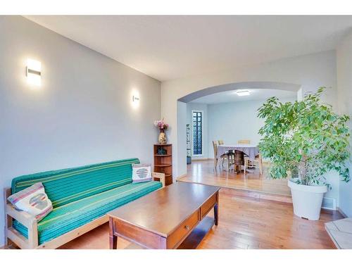 42 Mt Douglas Close Se, Calgary, AB - Indoor Photo Showing Living Room