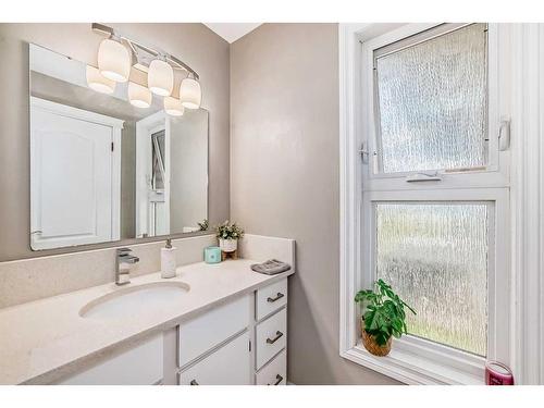 68 Templeby Way Ne, Calgary, AB - Indoor Photo Showing Bathroom