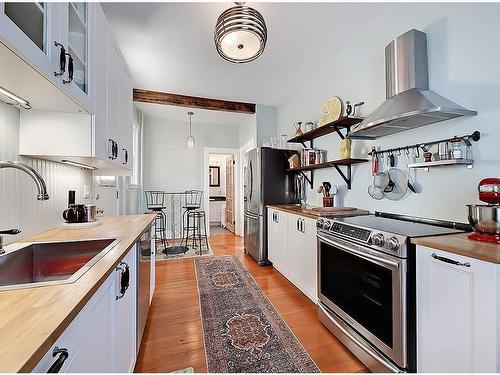 725 Macleod Trail Sw, High River, AB - Indoor Photo Showing Kitchen