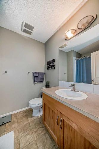 491 Saddlecrest Boulevard Ne, Calgary, AB - Indoor Photo Showing Bathroom