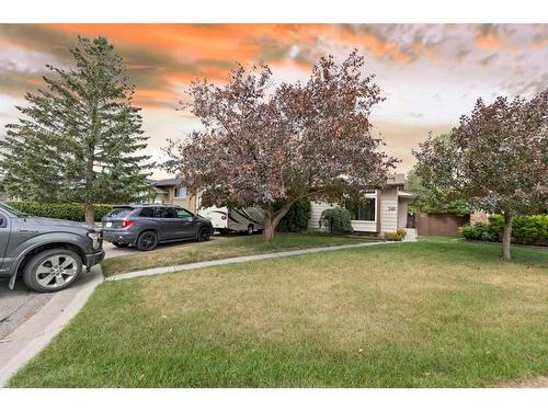 240 Doverglen Place Se, Calgary, AB - Outdoor