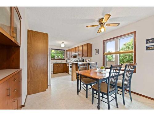 240 Doverglen Place Se, Calgary, AB - Indoor Photo Showing Dining Room