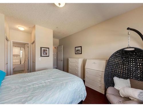 5204-14645 6 Street Sw, Calgary, AB - Indoor Photo Showing Bedroom