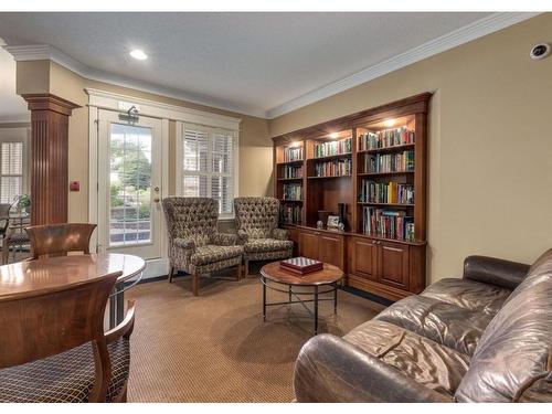 5204-14645 6 Street Sw, Calgary, AB - Indoor Photo Showing Living Room