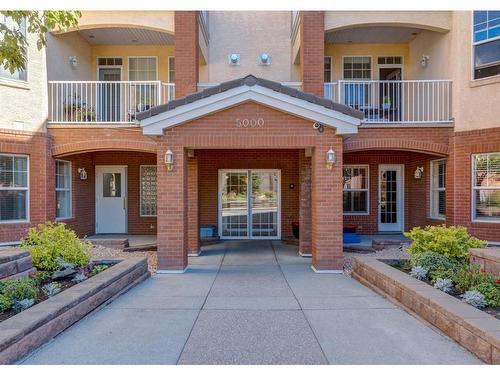 5204-14645 6 Street Sw, Calgary, AB - Outdoor With Balcony With Facade