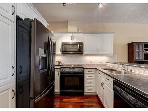 5204-14645 6 Street Sw, Calgary, AB - Indoor Photo Showing Kitchen With Double Sink