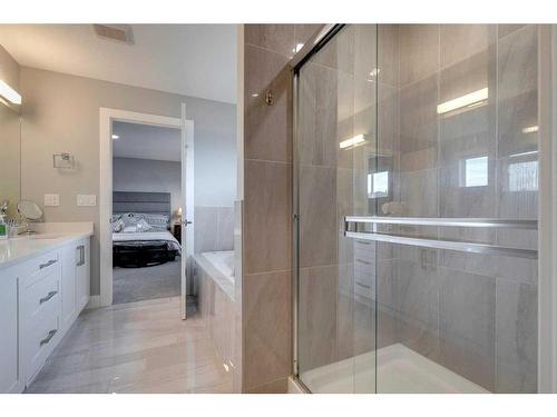 1360 Lackner Boulevard, Carstairs, AB - Indoor Photo Showing Bathroom