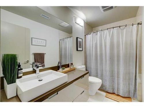 404-2905 16 Street Sw, Calgary, AB - Indoor Photo Showing Bathroom