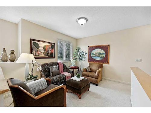 55 Everbrook Link Sw, Calgary, AB - Indoor Photo Showing Living Room