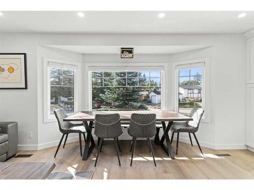 1148 Southglen Drive Sw, Calgary, AB - Indoor Photo Showing Dining Room