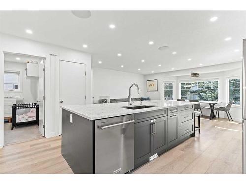 1148 Southglen Drive Sw, Calgary, AB - Indoor Photo Showing Kitchen With Upgraded Kitchen